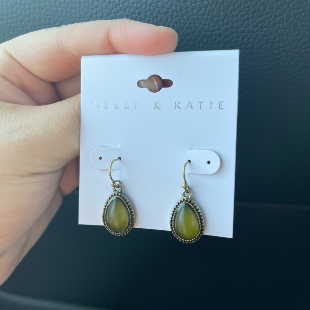 Kelly & Katie Tear Drop Dangling Earrings 1.25inch
